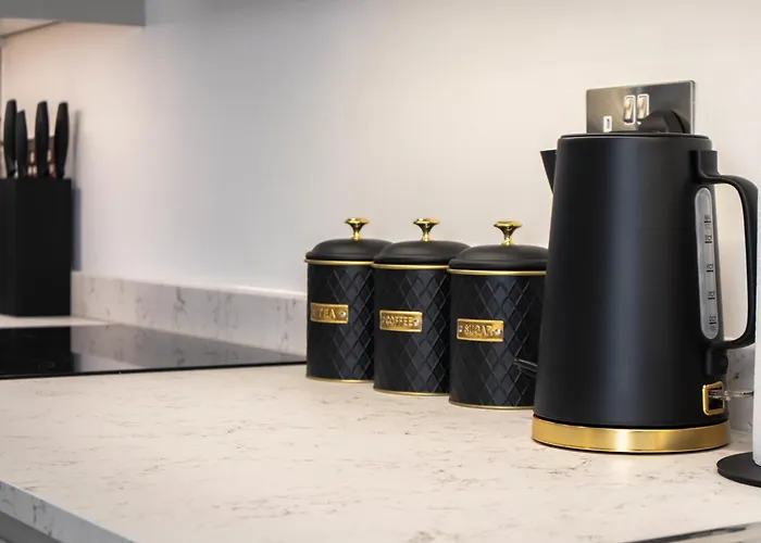 Apartment Modern 4-bed In Leeds Business District